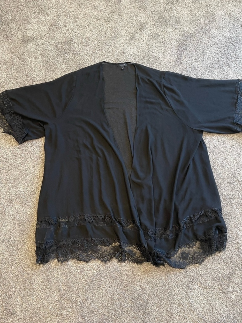 Torrid Black Lace Trim Sheer Open Front Kimono Cardigan Size 5/6 Plus - Picture 2 of 4